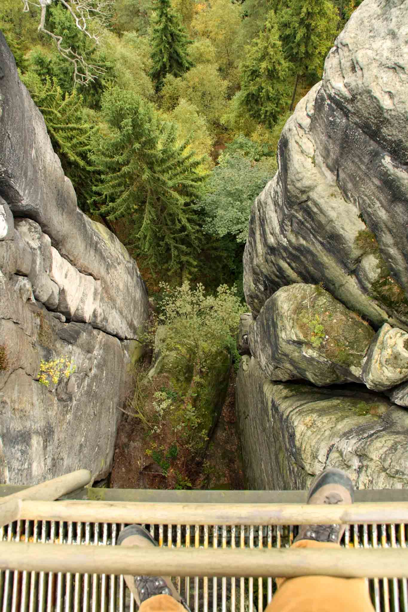 day 2 - Bastei Brücke, jacob standing above a crack